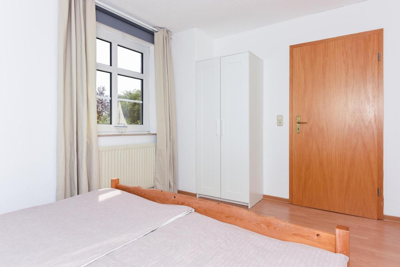 Ferienwohnungen Im Haus Lieblingskoje Neuharlingersiel Exterior foto
